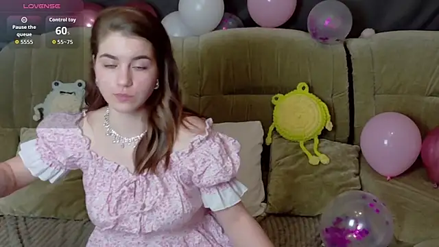 Snapshot of ElzaBlis chatting on 02.13.26 ElzaBlis online show from 02.13.26