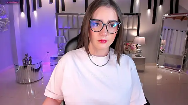 SarahRhodes  online show from 04.17.26