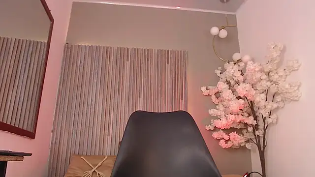 Michellee 20 online show from 10.15.25