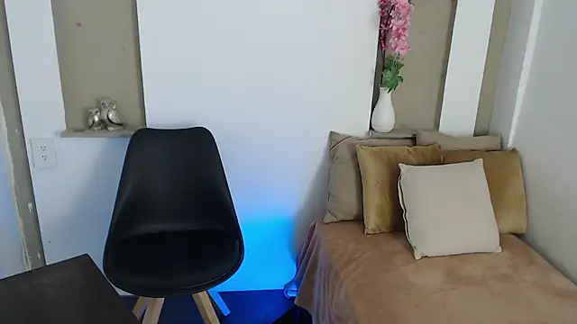 Michellee 20 online show from 12.18.25