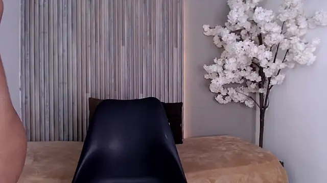 Michellee 20 online show from 12.20.25