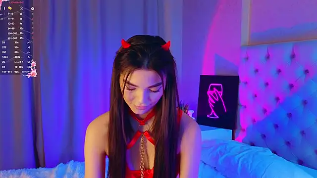 Snapshot of MarciaMarshall chatting on 12.01.25 MarciaMarshall online show from 12.01.25