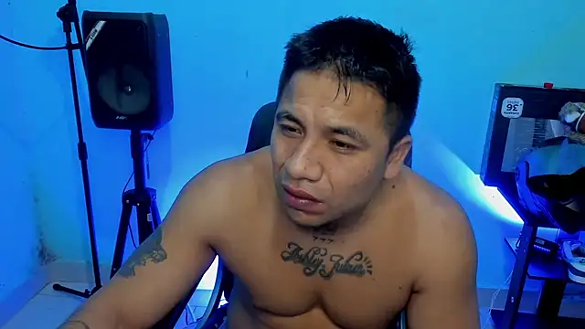 Snapshot of zeus_7777 chatting on 04.19.26 zeus 7777 online show from 04.19.26