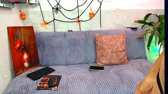 Luna logan online show from 10.30.25