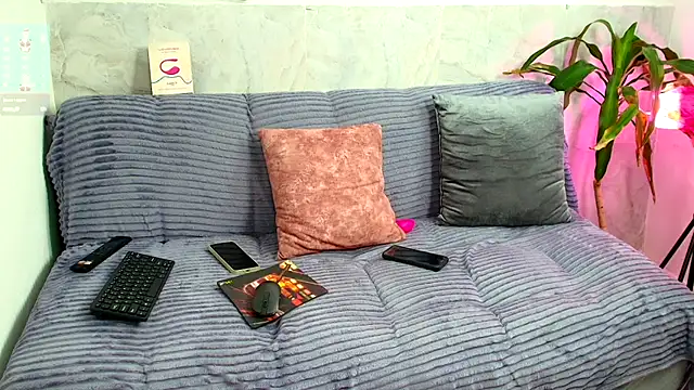 Luna logan online show from 11.27.25