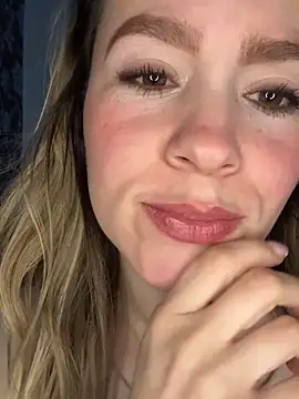 Snapshot of BritgetPsychol chatting on 09.25.25 BritgetPsychol online show from 09.25.25