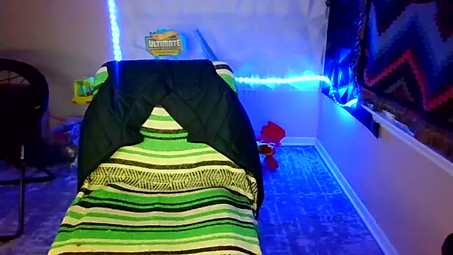 Snapshot of Italian69Stallion chatting on 12.15.25 Italian69Stallion online show from 12.15.25