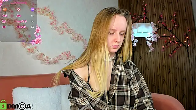 Snapshot of Rina_Panic chatting on 09.23.25 Rina Panic online show from 09.23.25