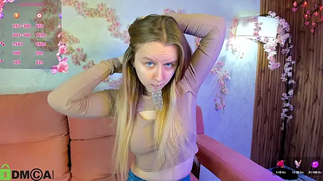 Snapshot of Rina_Panic chatting on 10.08.25 Rina Panic online show from 10.08.25