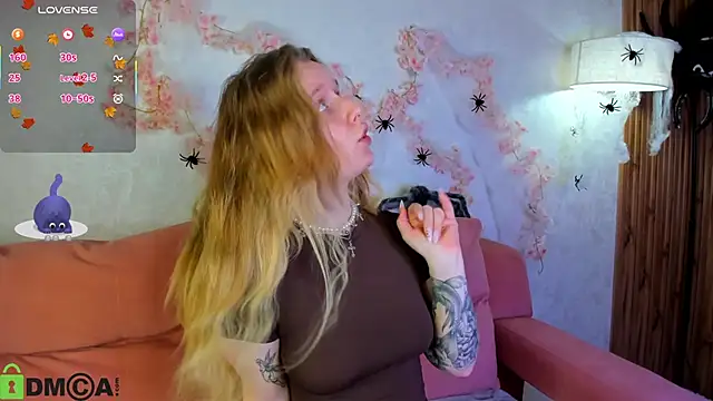 Snapshot of Rina_Panic chatting on 10.27.25 Rina Panic online show from 10.27.25