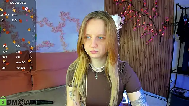 Snapshot of Rina_Panic chatting on 11.07.25 Rina Panic online show from 11.07.25