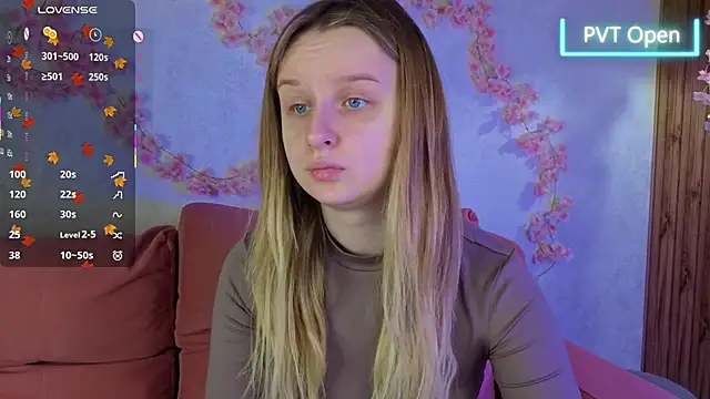 Snapshot of Rina_Panic chatting on 11.18.25 Rina Panic online show from 11.18.25