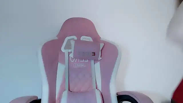 Snapshot of Cam-Ly chatting on 10.05.25 Cam-Ly online show from 10.05.25