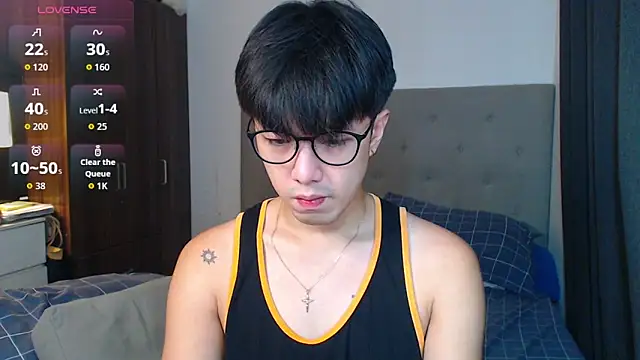 Snapshot of Addictiveboi chatting on 10.23.25 Addictiveboi online show from 10.23.25