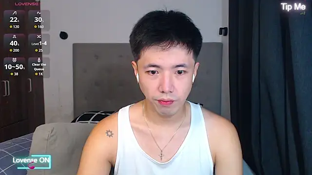 Snapshot of Addictiveboi chatting on 11.22.25 Addictiveboi online show from 11.22.25