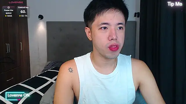 Snapshot of Addictiveboi chatting on 11.29.25 Addictiveboi online show from 11.29.25