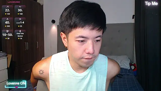 Snapshot of Addictiveboi chatting on 01.08.26 Addictiveboi online show from 01.08.26