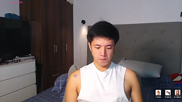 Snapshot of Addictiveboi chatting on 01.13.26 Addictiveboi online show from 01.13.26