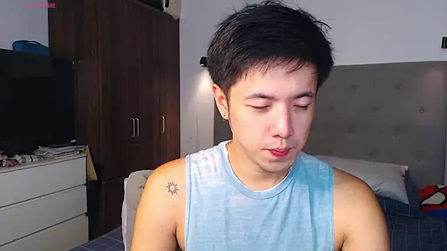 Snapshot of Addictiveboi chatting on 01.14.26 Addictiveboi online show from 01.14.26