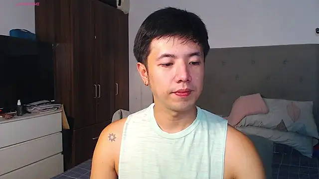 Snapshot of Addictiveboi chatting on 01.15.26 Addictiveboi online show from 01.15.26