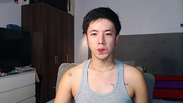 Snapshot of Addictiveboi chatting on 01.18.26 Addictiveboi online show from 01.18.26