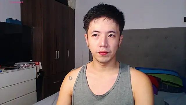 Snapshot of Addictiveboi chatting on 02.05.26 Addictiveboi online show from 02.05.26