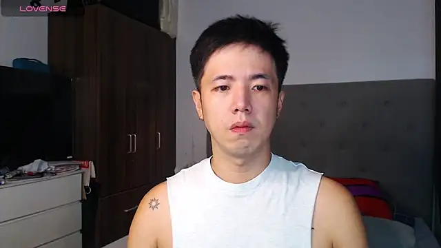 Snapshot of Addictiveboi chatting on 02.06.26 Addictiveboi online show from 02.06.26