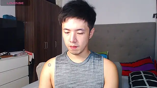 Snapshot of Addictiveboi chatting on 02.10.26 Addictiveboi online show from 02.10.26