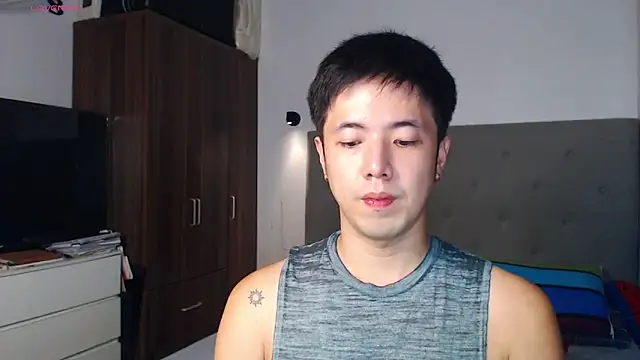 Snapshot of Addictiveboi chatting on 02.15.26 Addictiveboi online show from 02.15.26