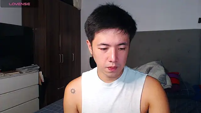 Snapshot of Addictiveboi chatting on 02.17.26 Addictiveboi online show from 02.17.26