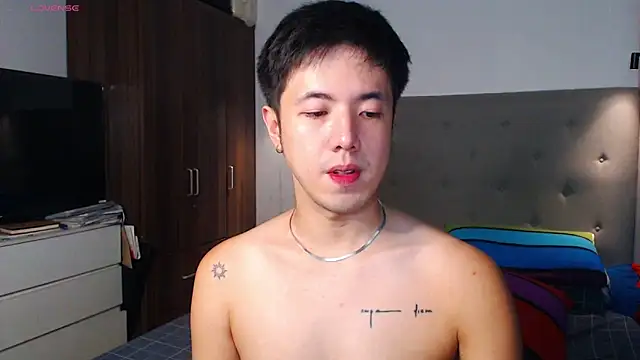 Snapshot of Addictiveboi chatting on 02.20.26 Addictiveboi online show from 02.20.26