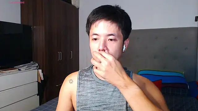 Snapshot of Addictiveboi chatting on 02.20.26 Addictiveboi online show from 02.20.26