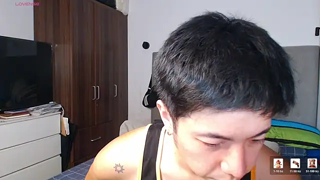 Snapshot of Addictiveboi chatting on 02.21.26 Addictiveboi online show from 02.21.26