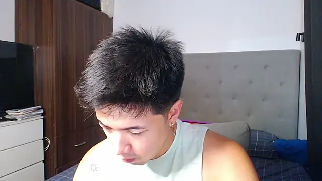 Snapshot of Addictiveboi chatting on 03.02.26 Addictiveboi online show from 03.02.26