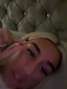 Snapshot of EllieMaeBaby chatting on 09.17.25 EllieMaeBaby online show from 09.17.25