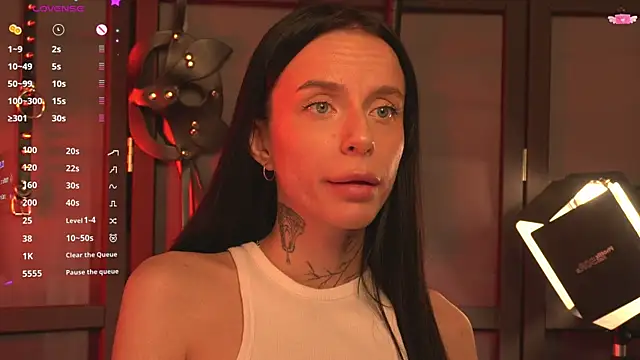 Snapshot of livia_starwars chatting on 10.15.25 livia starwars online show from 10.15.25