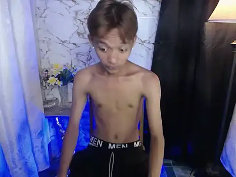 Snapshot of Innocentfucker chatting on 10.04.25 Innocentfucker online show from 10.04.25