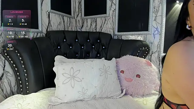 Snapshot of adelinemoretti chatting on 01.05.26 adelinemoretti online show from 01.05.26