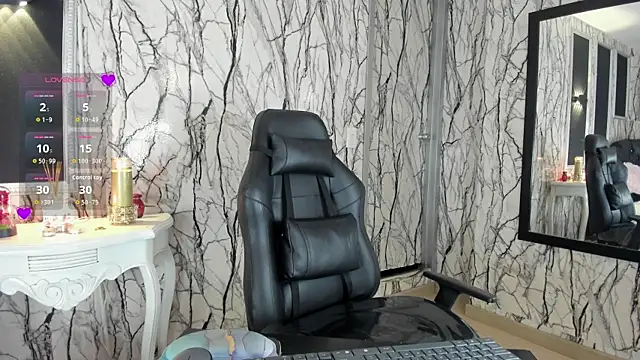 adelinemoretti online show from 04.17.26