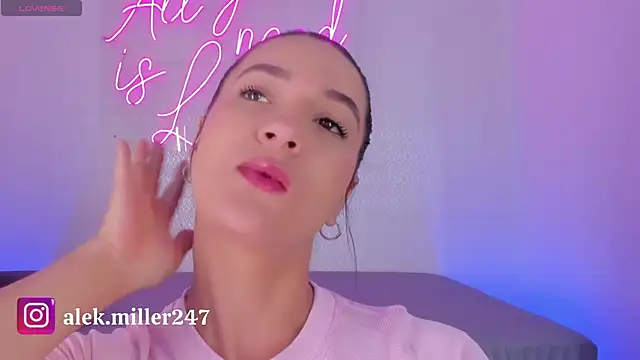 Snapshot of aleksandramiller_ chatting on 09.15.25 aleksandramiller online show from 09.15.25