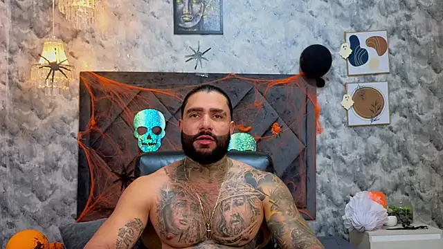 Snapshot of Apolo_rousse1 chatting on 10.24.25 Apolo rousse1 online show from 10.24.25