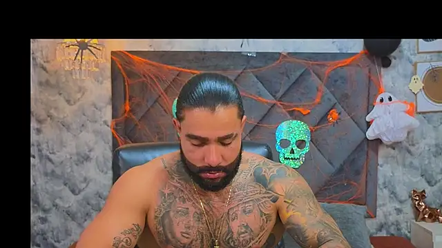 Snapshot of Apolo_rousse1 chatting on 10.27.25 Apolo rousse1 online show from 10.27.25