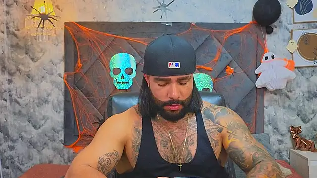 Snapshot of Apolo_rousse1 chatting on 10.28.25 Apolo rousse1 online show from 10.28.25