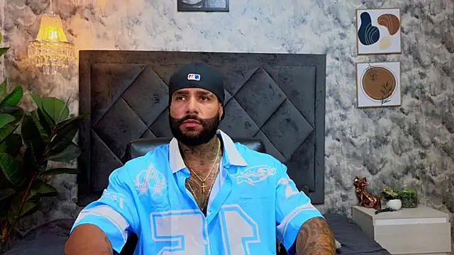 Snapshot of Apolo_rousse1 chatting on 11.02.25 Apolo rousse1 online show from 11.02.25