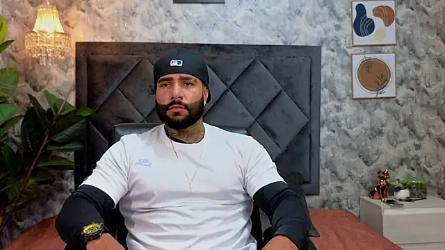 Snapshot of Apolo_rousse1 chatting on 11.10.25 Apolo rousse1 online show from 11.10.25