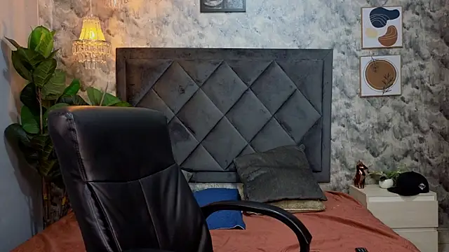 Snapshot of Apolo_rousse1 chatting on 11.14.25 Apolo rousse1 online show from 11.14.25