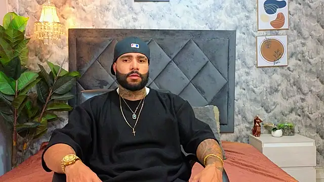 Snapshot of Apolo_rousse1 chatting on 11.17.25 Apolo rousse1 online show from 11.17.25