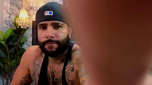 Snapshot of Apolo_rousse1 chatting on 11.20.25 Apolo rousse1 online show from 11.20.25