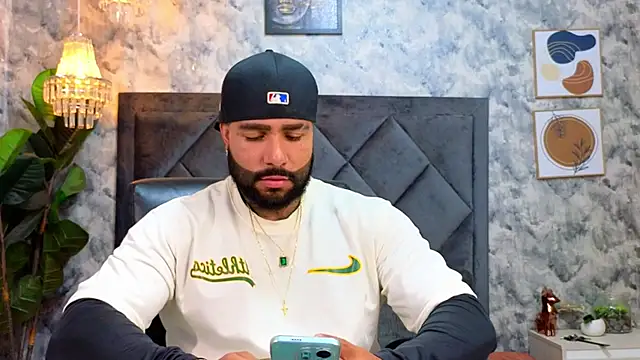 Snapshot of Apolo_rousse1 chatting on 11.21.25 Apolo rousse1 online show from 11.21.25