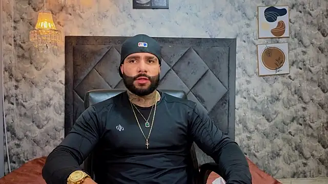 Snapshot of Apolo_rousse1 chatting on 11.23.25 Apolo rousse1 online show from 11.23.25